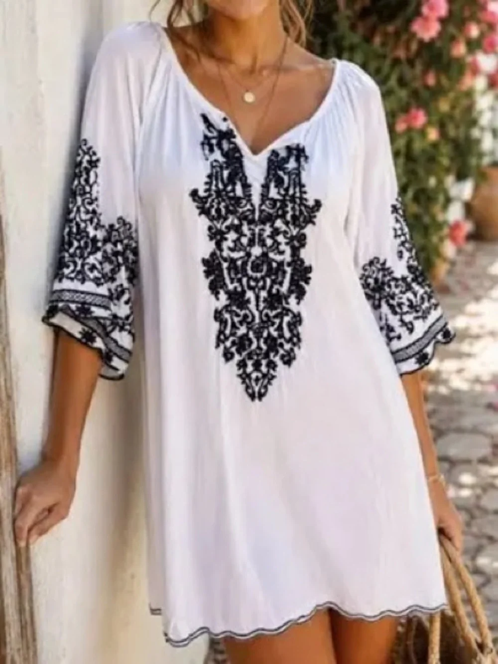 C/C Connection Embroidered Tunic Dress. Small